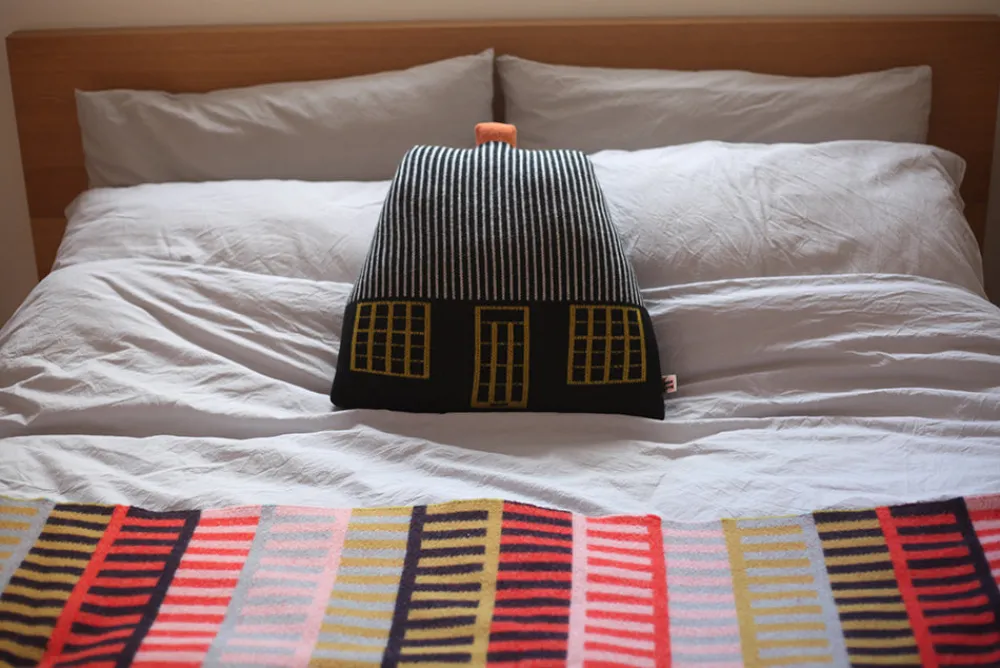 Discount Cottage Shaped Cushion - Black Shaped Cushions | Shaped Cushions